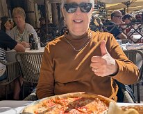 2025-10-06 12.38.01 Sue enjoyed her Margherita pizza