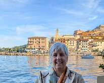 2025-10-12 16.46.06 Sue looks very happy