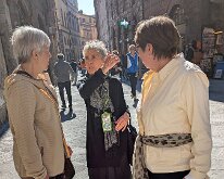 2025-10-14 12.13.34 Cute tour guide