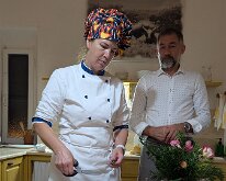 2025-10-15 20.12.14 Carving the chicken